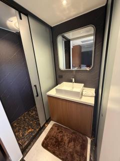 Lionheart Roslyn Suite 2 - 6