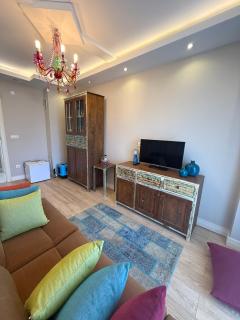 Spacious 3-Story Villa w Garden&Pool,400m to Beach - 2