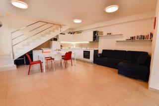 Max Kitehouse Stagnone - 1