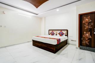 FabHotel Royal Garuda Palace - 2