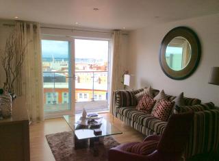 Gunwharf Quays Harbour Apartments - 5