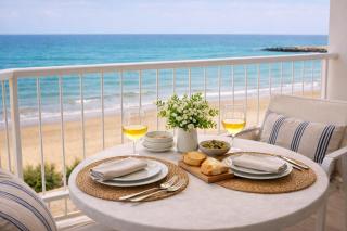 Apartamento en primera línea con terraza y vistas al mar en La Ràpita, VoraMar - 0