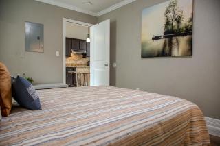 4BR Pet-Friendly, Fenced Yard, Theme Parks, BMT! - 3