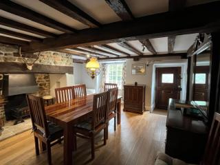 Ivy Cottage - 3