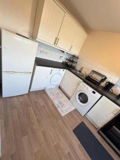 Free Wi-Fi & parking, 5 mins walk to shops centre - 4