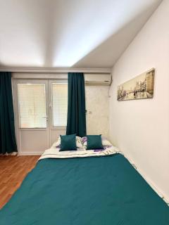 Studio with Free Parking & Terrace Near Beach - 6