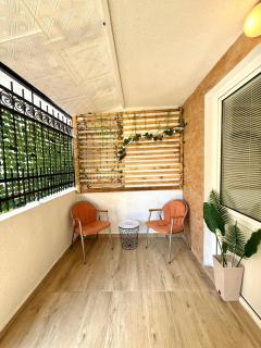 Studio with Free Parking & Terrace Near Beach - 3