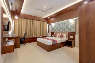 FabHotel High Five - 4