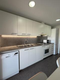 StayVNG Bright & Modern 2BR 143 l Centre Vilanova - 5