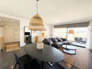 StayVNG Bright & Modern 2BR 143 l Centre Vilanova - 1