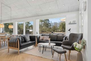 Modern Holiday Near Fjord And Beach - 9