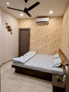 Lavender Living Comforts Stay - 4