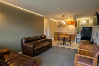 Lake Erie Lodge Oregon OH - 9