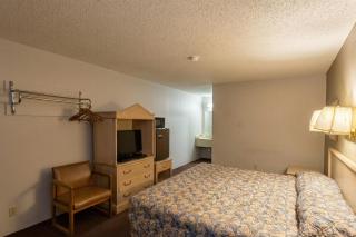 Lake Erie Lodge Oregon OH - 2