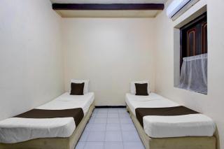 Hotel O near Kampung Batik Kauman formerly Chakra Homestay - 4