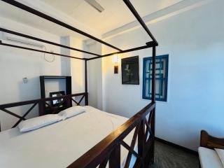 Hotel Lean at 83 - 1