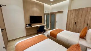 Aurhom By Royal Inn - 1