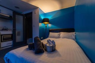 100 Dale road Studios in Guest house - 8