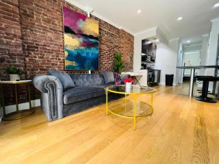 Midtown West Suites by Times Square - 2