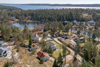 Renovated Swedish Villa Near Lake - 0