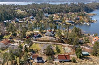 Renovated Swedish Villa Lake Views Beach Access - 7