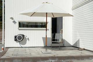 Renovated Swedish Villa Lake Views Beach Access - 4