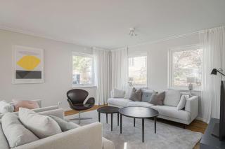 Renovated Swedish Villa Lake Views Beach Access - 1