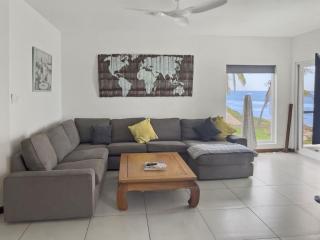 The View Lower Deck - by ZenBreak - 4