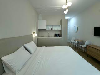 Homey Studios, 5 min Walk to Beach & Seaside Park - Batumi - 3