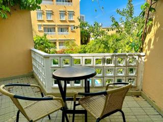 Calamari Homes-Centenario Casa 105 -Walled City - 4