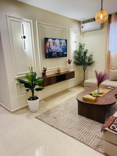 Luxury Apartment Chic & Authentic - 0