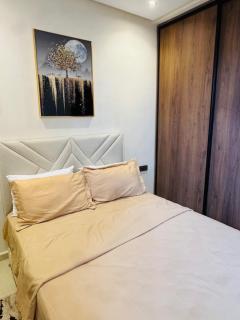 Luxury Apartment Chic & Authentic - 2