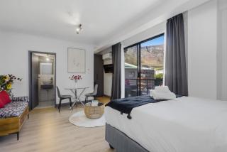 Cape Town Studio - Table Mountain Views, Gym, Free Parking, Free WiFi - 0