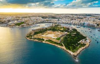 Central Gzira 2 Bedroom Apartment Near Sea and Bus Stops - 7