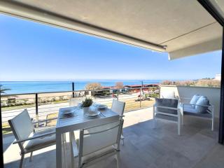 MIMMO 9 Beachfront, 3 bedrooms, and parking space - 9