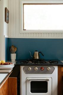 Adorable Retro Home With Lovely Terrace - 7