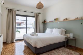 Elegant 2BR Top Floor Apt w/ Parking - 7