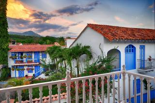 Villa con Piscina Privada en Cauca Viejo - 3