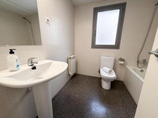 StayVNG Bright & Modern 2BR 322 l Centre Vilanova - 8