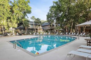 Walk to Beach 2BR Condo with Pool & Tennis - 7