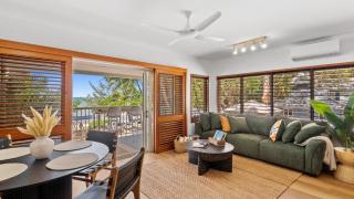 Absolute Beachfront Palm Cove Apt Sleeps 4 - 0