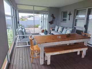 Myburgh Park 4 Bedroom 4 Bathroom Holiday Home close to Shark Bay - 2