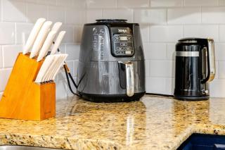 3 BR l Quiet Home with Gazebo l 5 min Medical center l Work room - 6