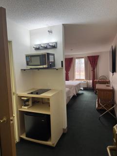 Garrison Inn and Suites - 4