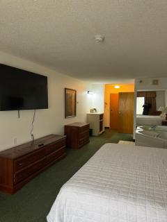 Garrison Inn and Suites - 8