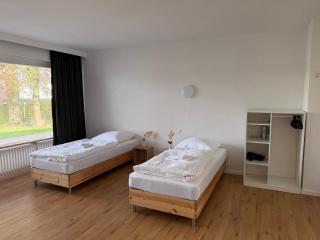 T&K Apartments - Solingen - 5 rooms detached house - private parking - 3