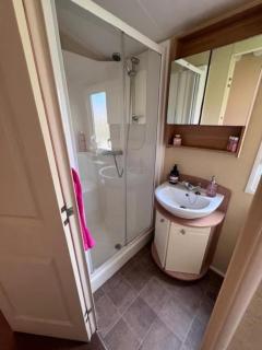 Cabin 6 sleeps 6 Patio Pets Edinburgh Festival - 4