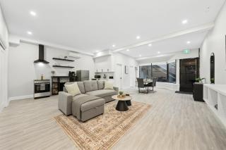 Newly Rise King Suite by Casa Hotel College - 1