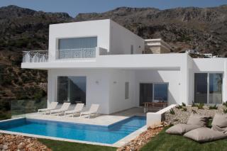 Modern 3 bedroom Villa, with sea and mountain view - 0