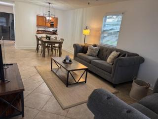 Cozy Townhome - Minutes to Beaches, Mayo, and TPC - 5